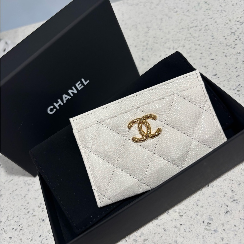 Chanel Grained Shiny Calfskin & Gold-Tone Metal White Card Holder